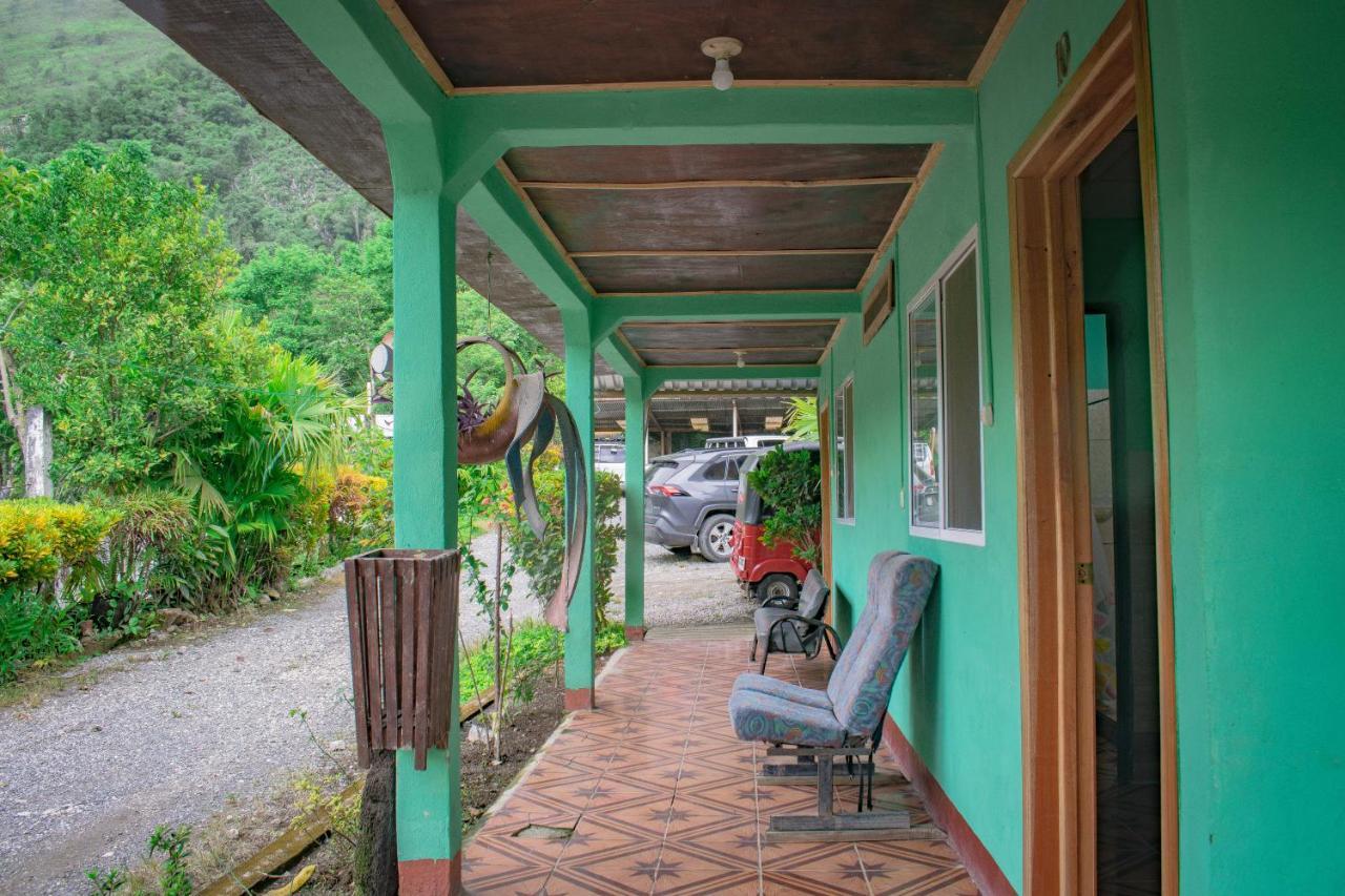 Vinas Hotel Lanquín Exterior photo